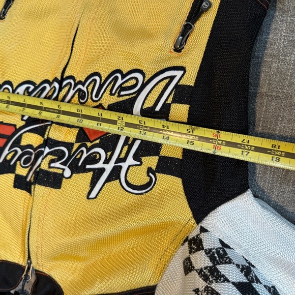 Polyester Jacket with Multilingual Label - Picture 8 of 16